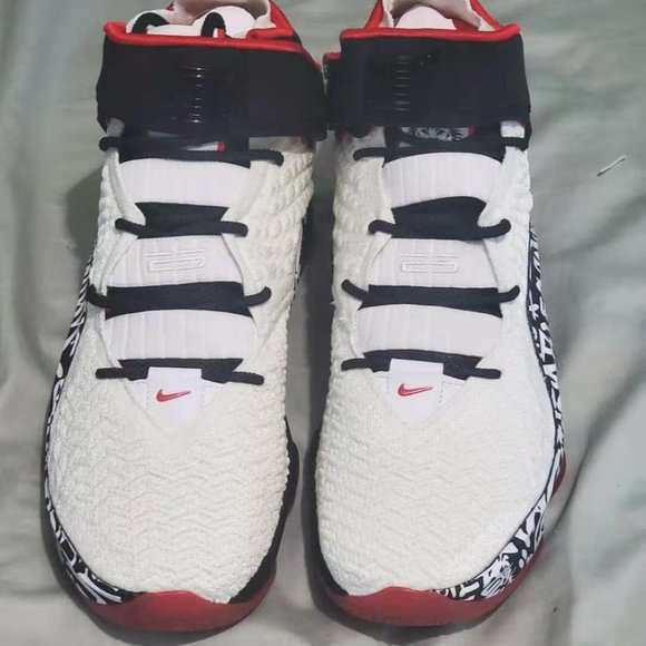 New Lebron James Graffiti Basketball Shoes SZ 8.5